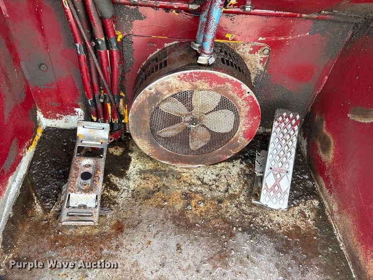 image for item DO5230 1989 Mack R690ST drilling rig truck