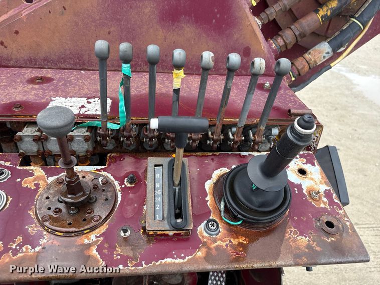 image for item DO5230 1989 Mack R690ST drilling rig truck