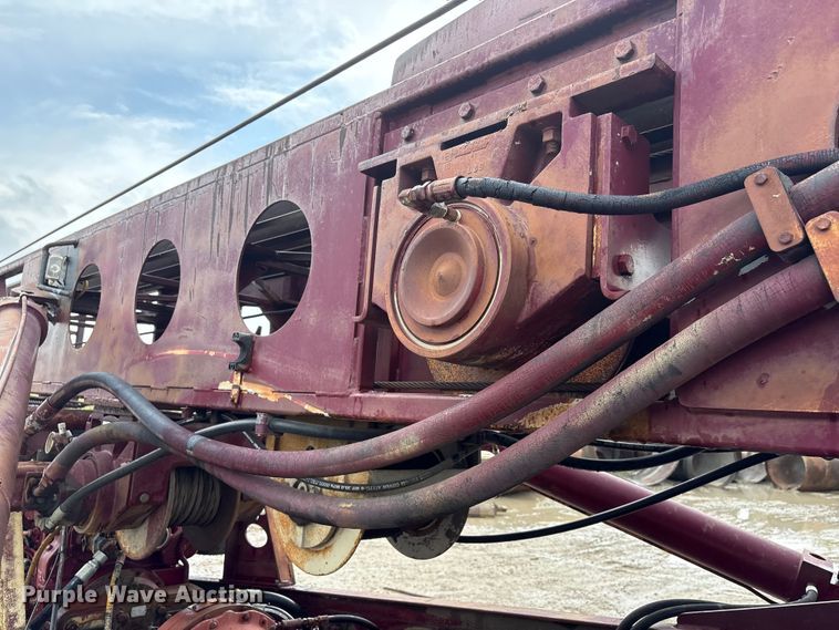 image for item DO5230 1989 Mack R690ST drilling rig truck