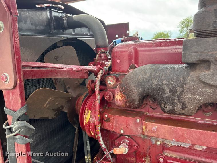 image for item DO5230 1989 Mack R690ST drilling rig truck