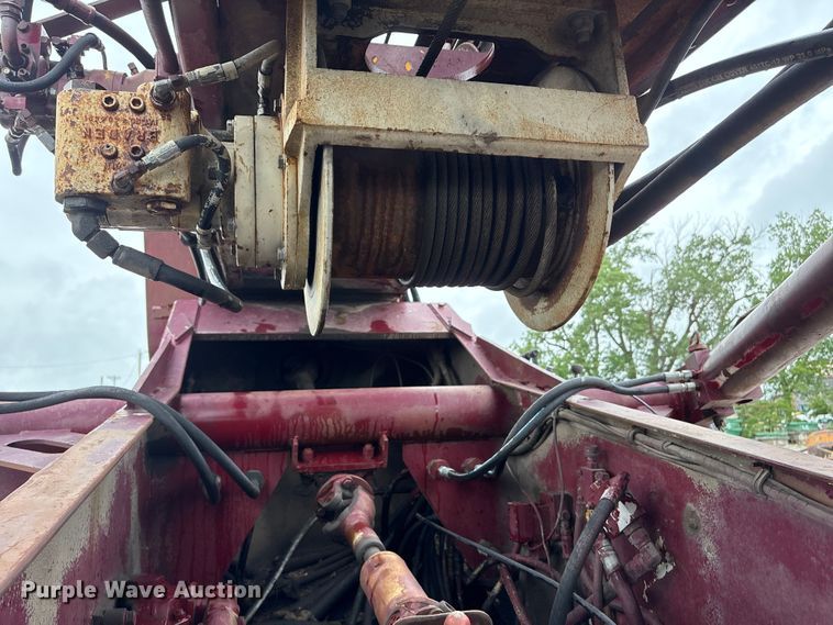 image for item DO5230 1989 Mack R690ST drilling rig truck