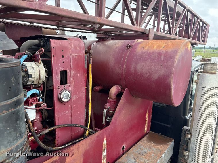 image for item DO5230 1989 Mack R690ST drilling rig truck