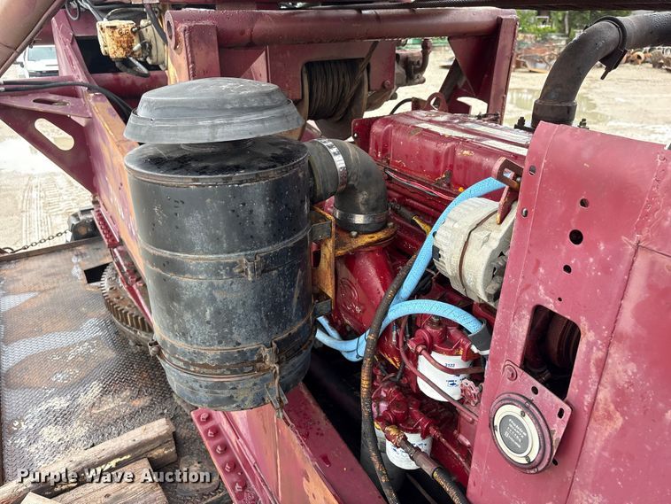 image for item DO5230 1989 Mack R690ST drilling rig truck