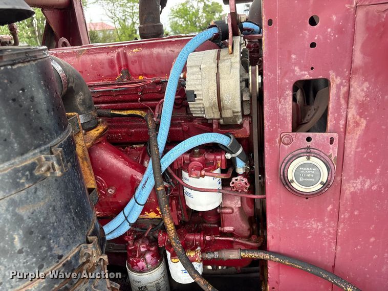 image for item DO5230 1989 Mack R690ST drilling rig truck