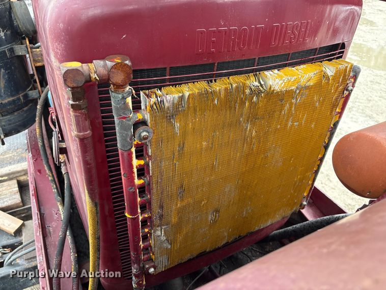 image for item DO5230 1989 Mack R690ST drilling rig truck