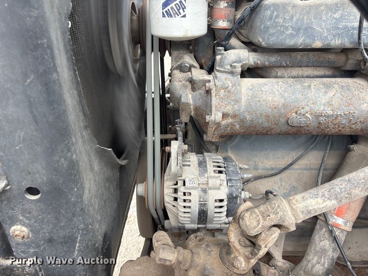 image for item DO5230 1989 Mack R690ST drilling rig truck