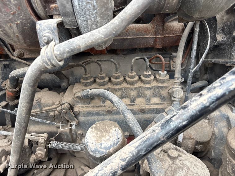 image for item DO5230 1989 Mack R690ST drilling rig truck