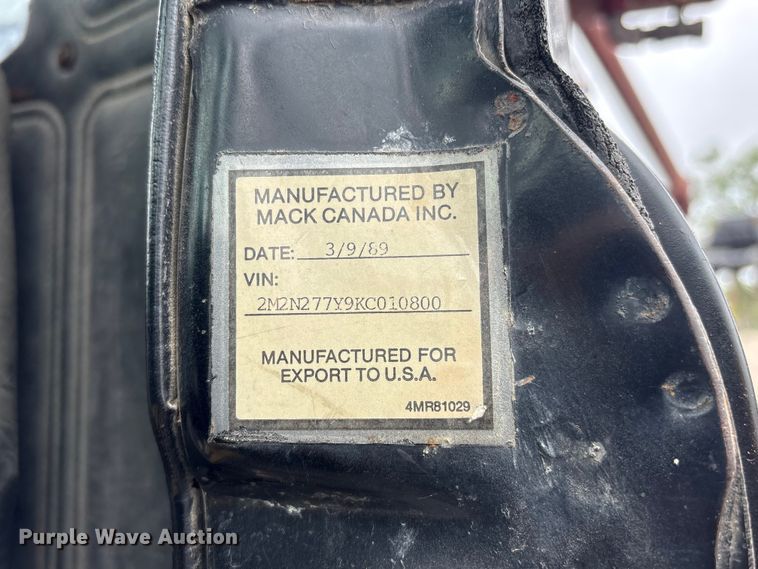 image for item DO5230 1989 Mack R690ST drilling rig truck