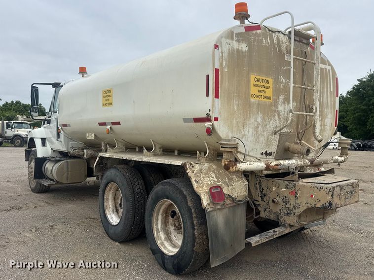 image for item DO8513 2008 International WorkStar 7500 water truck