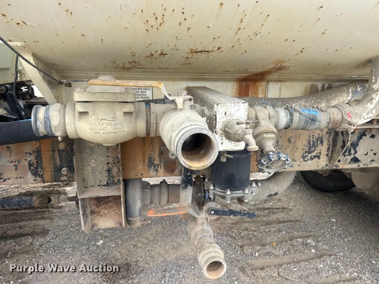 image for item DO8513 2008 International WorkStar 7500 water truck