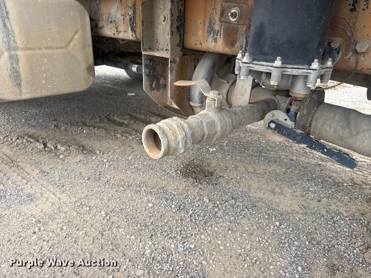 image for item DO8513 2008 International WorkStar 7500 water truck