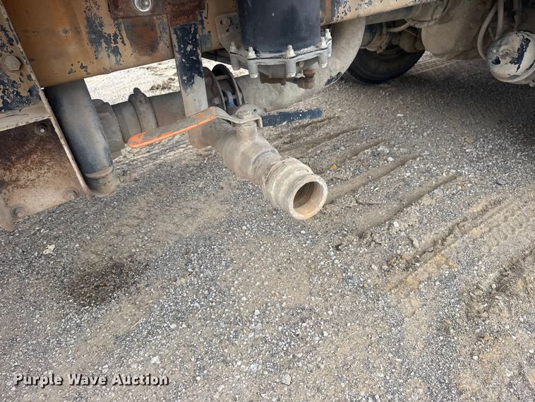 image for item DO8513 2008 International WorkStar 7500 water truck