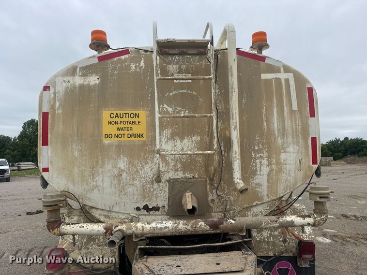 image for item DO8513 2008 International WorkStar 7500 water truck