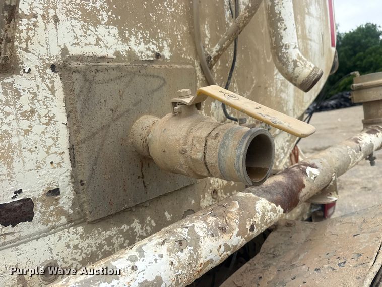 image for item DO8513 2008 International WorkStar 7500 water truck