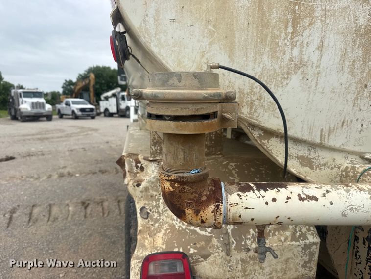 image for item DO8513 2008 International WorkStar 7500 water truck