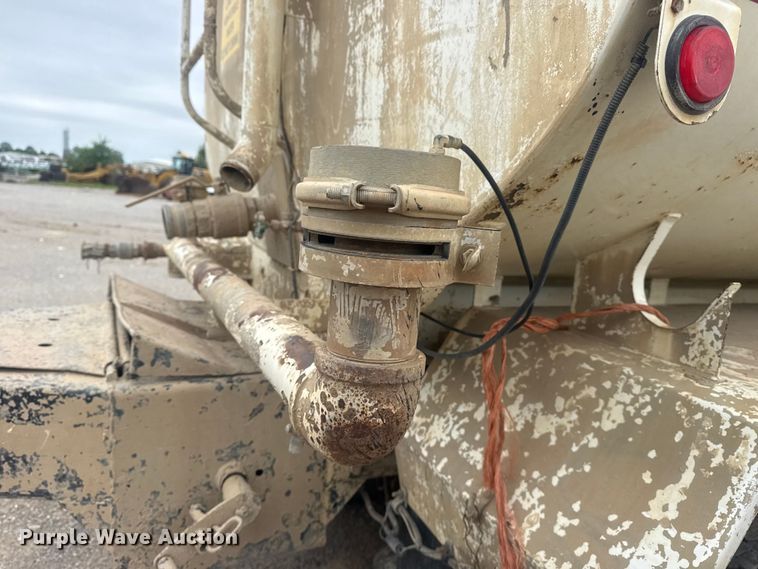 image for item DO8513 2008 International WorkStar 7500 water truck