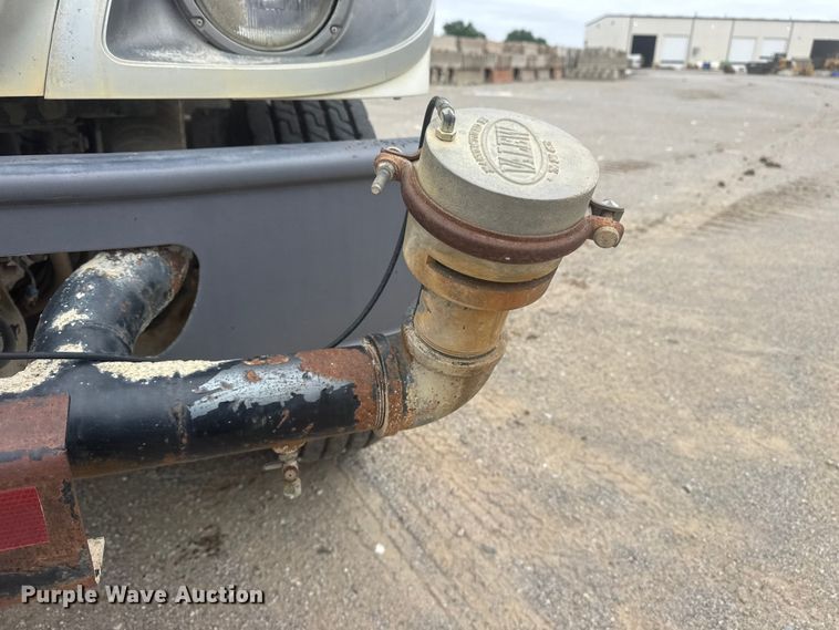 image for item DO8513 2008 International WorkStar 7500 water truck