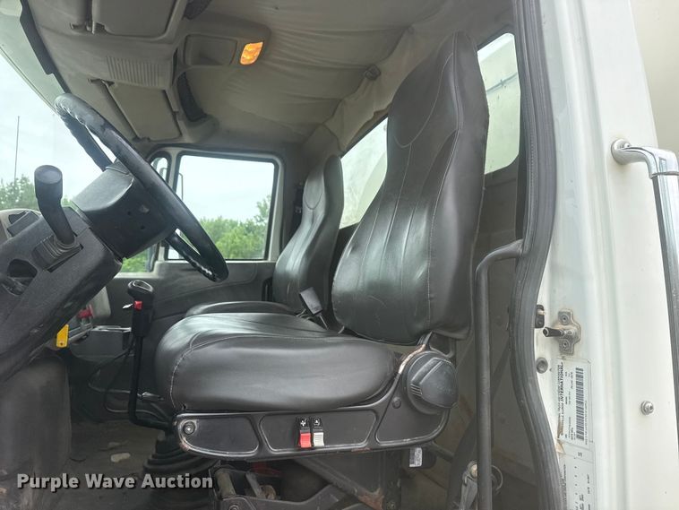 image for item DO8513 2008 International WorkStar 7500 water truck