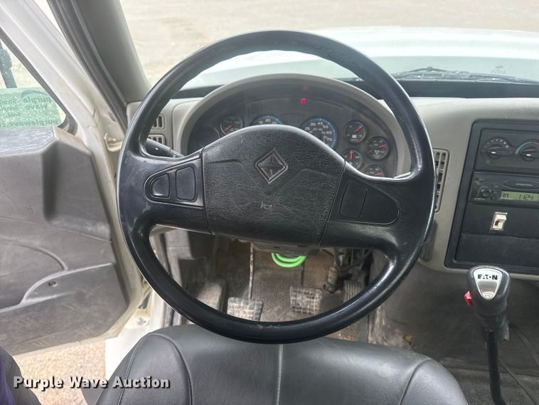 image for item DO8513 2008 International WorkStar 7500 water truck