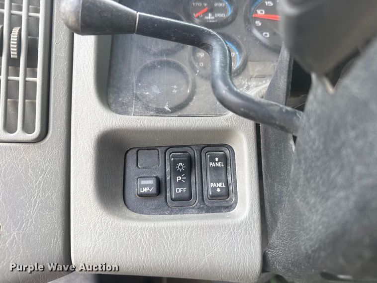 image for item DO8513 2008 International WorkStar 7500 water truck