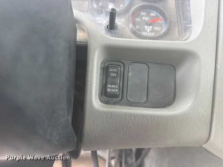 image for item DO8513 2008 International WorkStar 7500 water truck