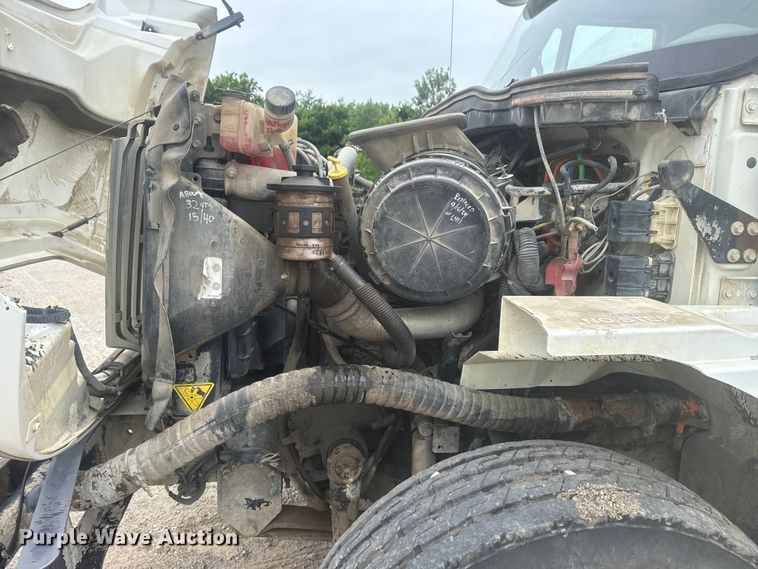 image for item DO8513 2008 International WorkStar 7500 water truck