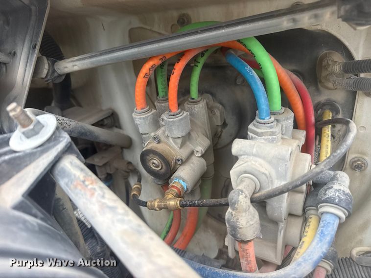 image for item DO8513 2008 International WorkStar 7500 water truck