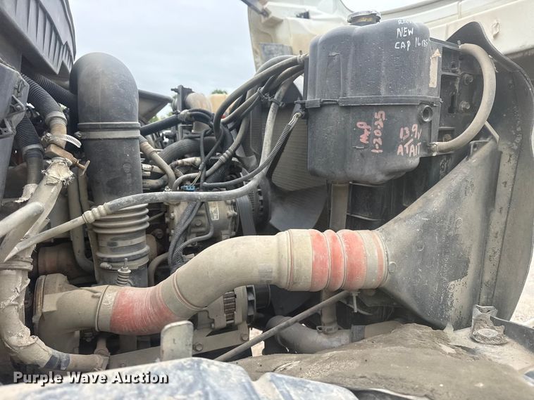 image for item DO8513 2008 International WorkStar 7500 water truck