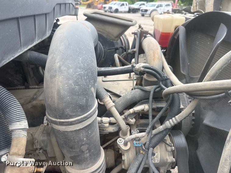 image for item DO8513 2008 International WorkStar 7500 water truck