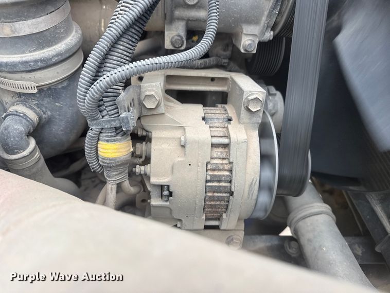 image for item DO8513 2008 International WorkStar 7500 water truck