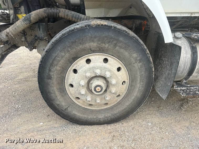 image for item DO8513 2008 International WorkStar 7500 water truck