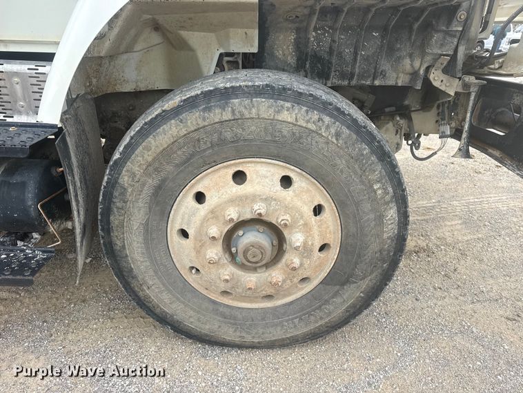 image for item DO8513 2008 International WorkStar 7500 water truck