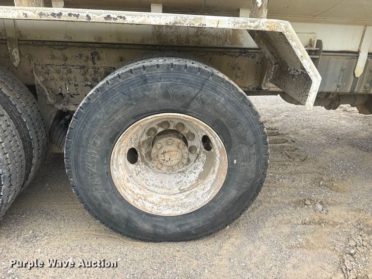 image for item DO8513 2008 International WorkStar 7500 water truck