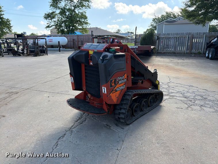image for item DQ7765 2019 Ditch Witch SK1050 compact utility loader