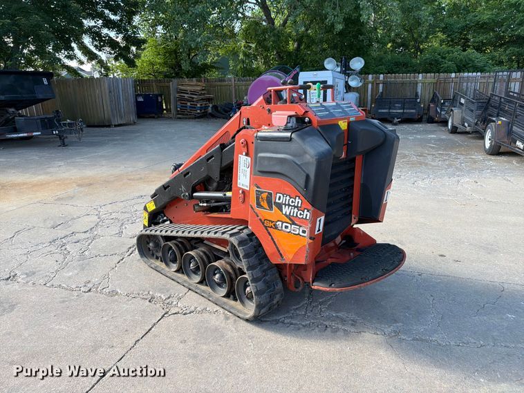 image for item DQ7765 2019 Ditch Witch SK1050 compact utility loader