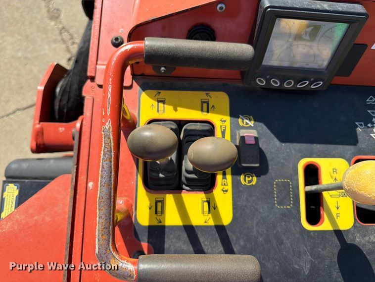 image for item DQ7765 2019 Ditch Witch SK1050 compact utility loader