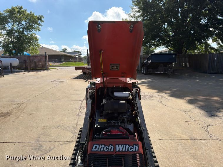 image for item DQ7765 2019 Ditch Witch SK1050 compact utility loader