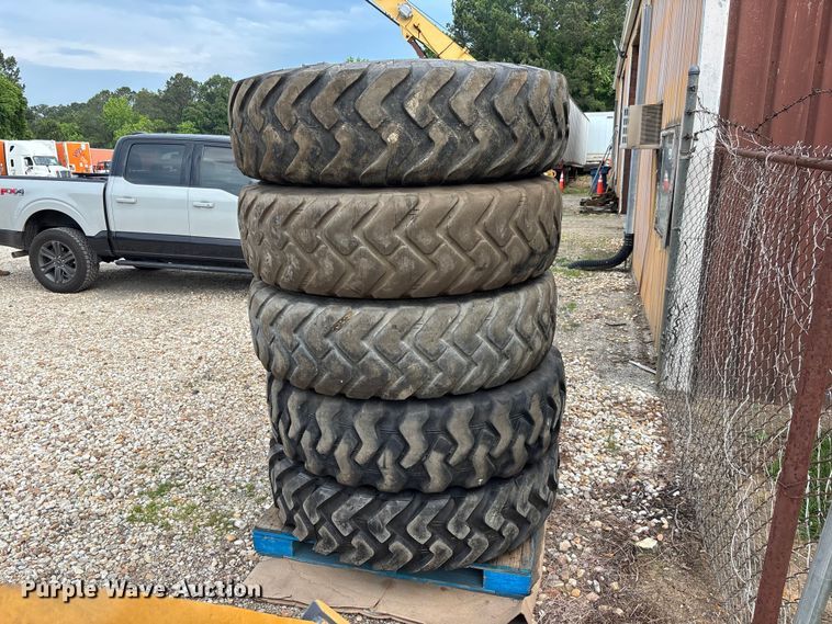 image for item DU6272 Tires and wheels