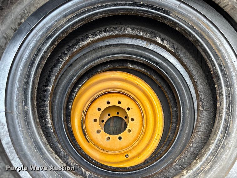 image for item DU6272 Tires and wheels