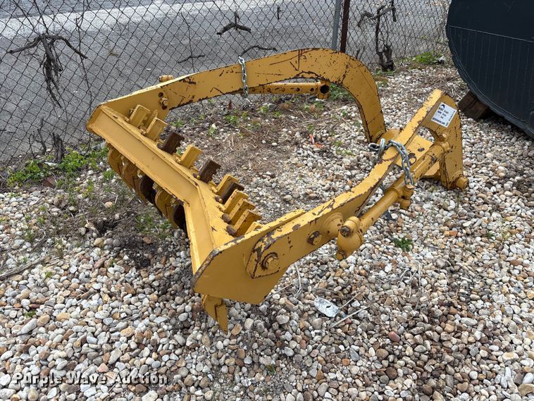 image for item DU6273 Caterpillar scarifier