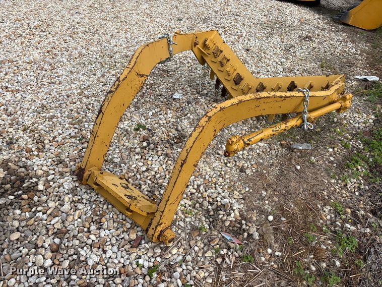 image for item DU6273 Caterpillar scarifier