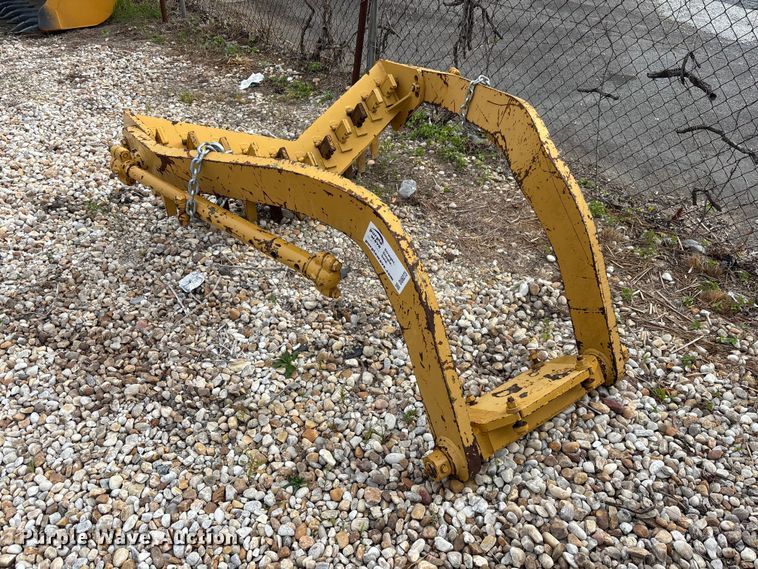 image for item DU6273 Caterpillar scarifier