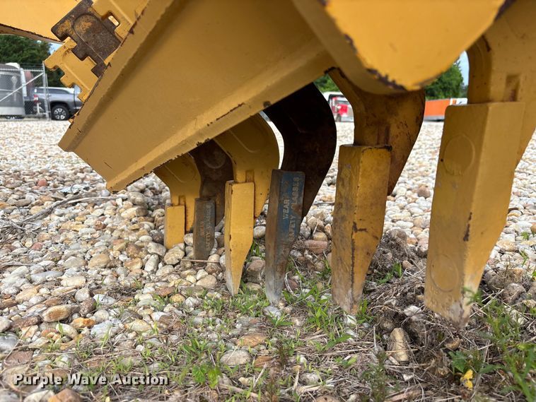 image for item DU6273 Caterpillar scarifier