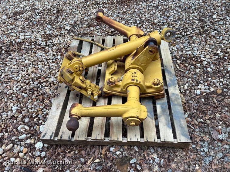 image for item DU6273 Caterpillar scarifier