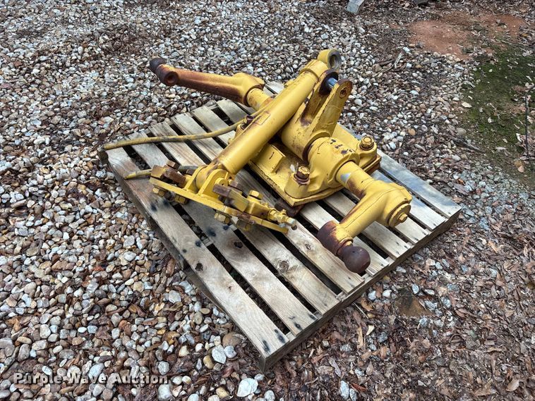 image for item DU6273 Caterpillar scarifier