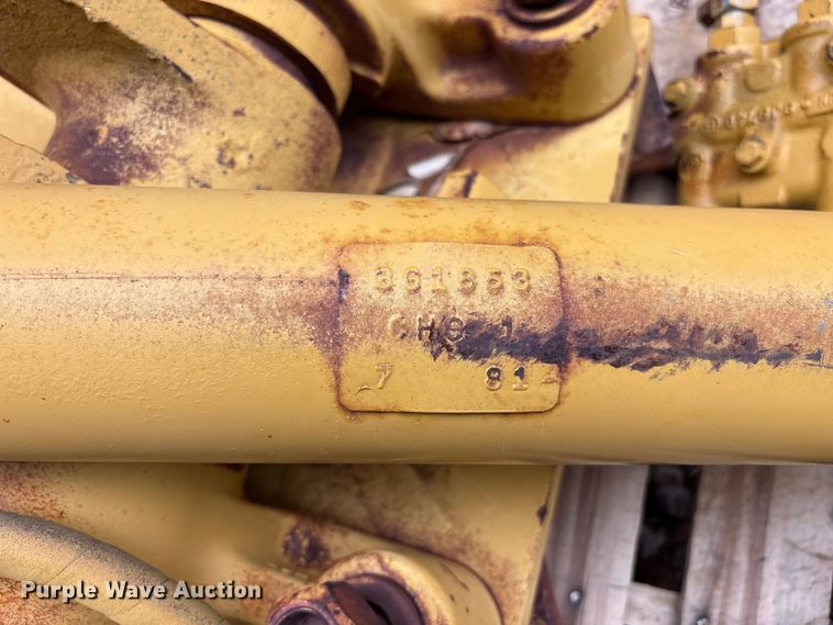 image for item DU6273 Caterpillar scarifier