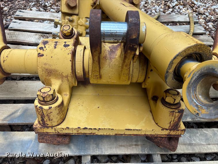 image for item DU6273 Caterpillar scarifier