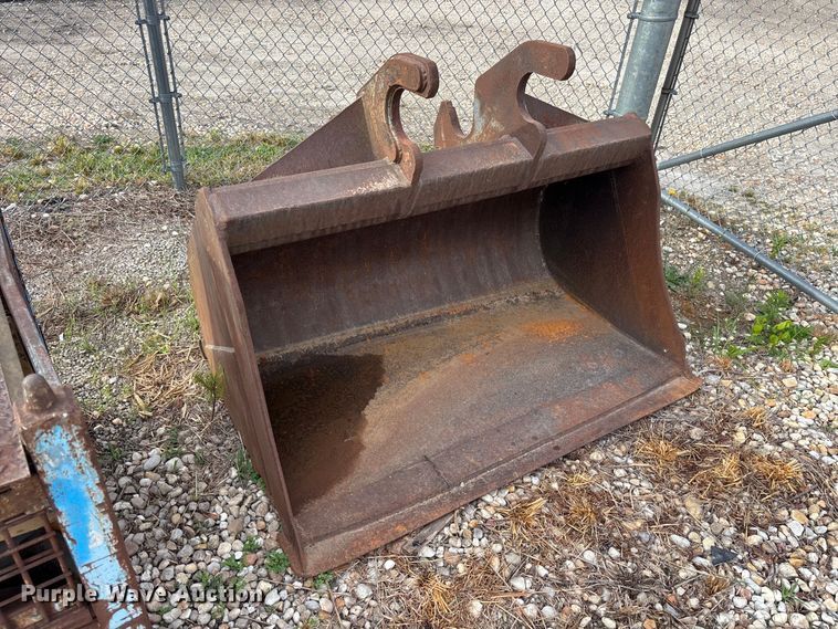 image for item DU6274 Excavator bucket