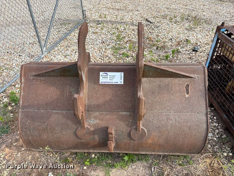 image for item DU6274 Excavator bucket