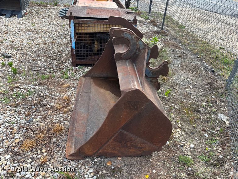 image for item DU6274 Excavator bucket